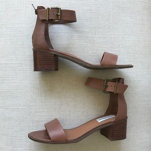 Steve Madden Rivenn Sandals